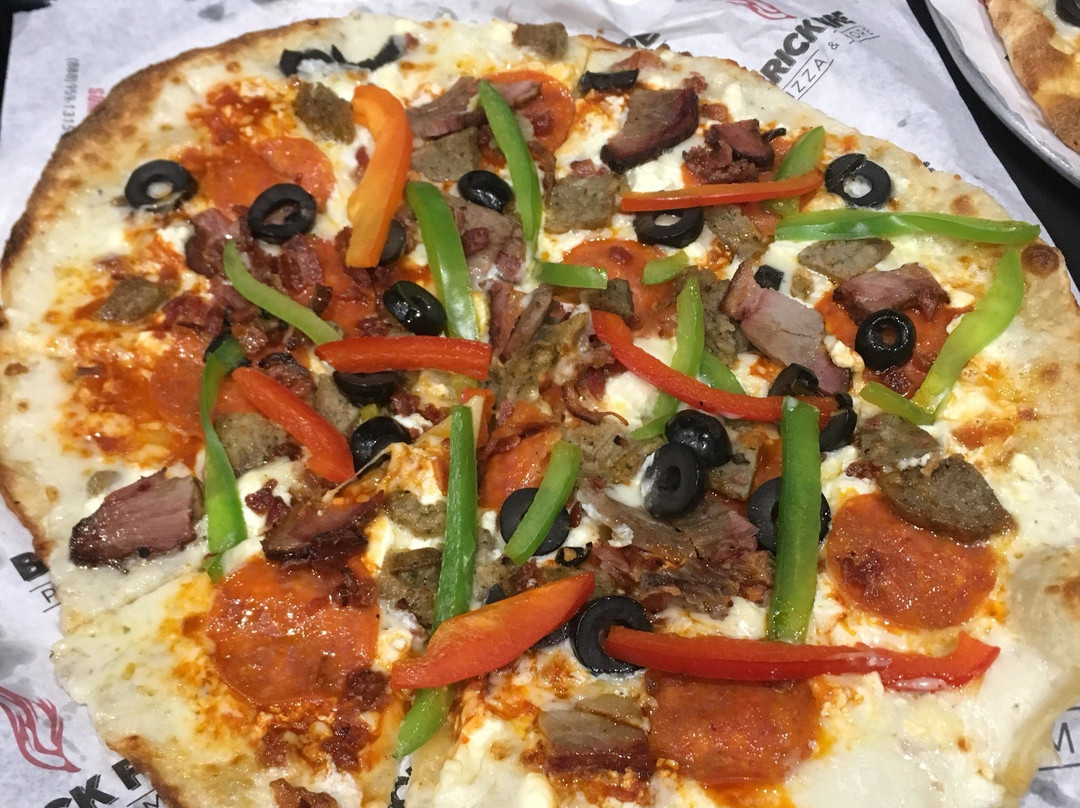 La Joya餐馆和美食-Brick Fire Pizza & Inferno Patio Bar