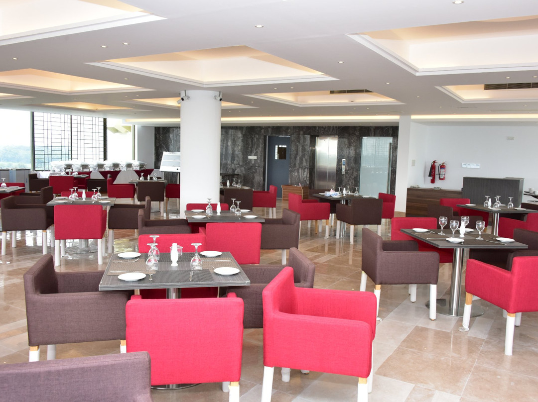 Divine Centre Ltd, Hotel and Convention Centre主图