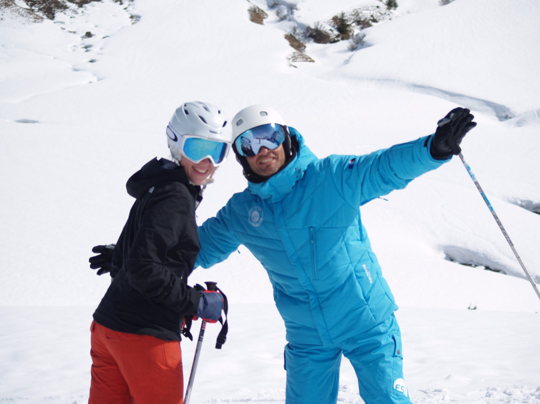 Easy 2 Ride Ski and Snowboard Academy景点图片