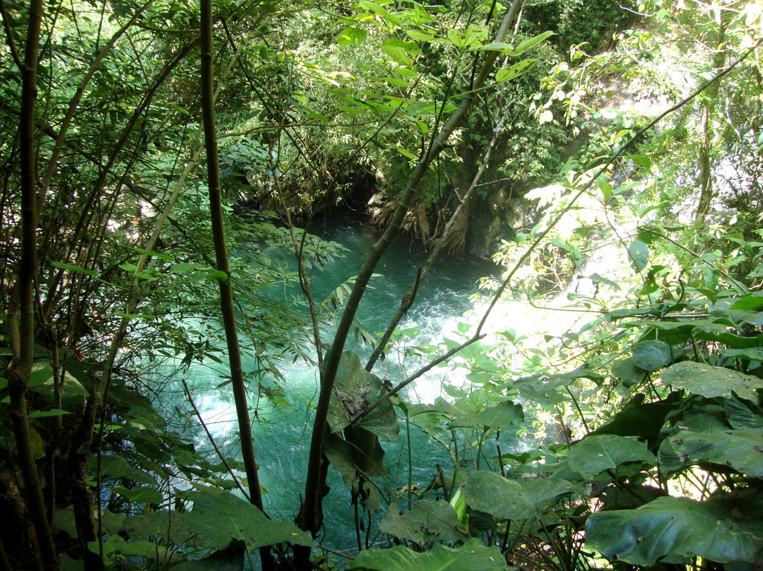 Kroya Waterfall景点图片