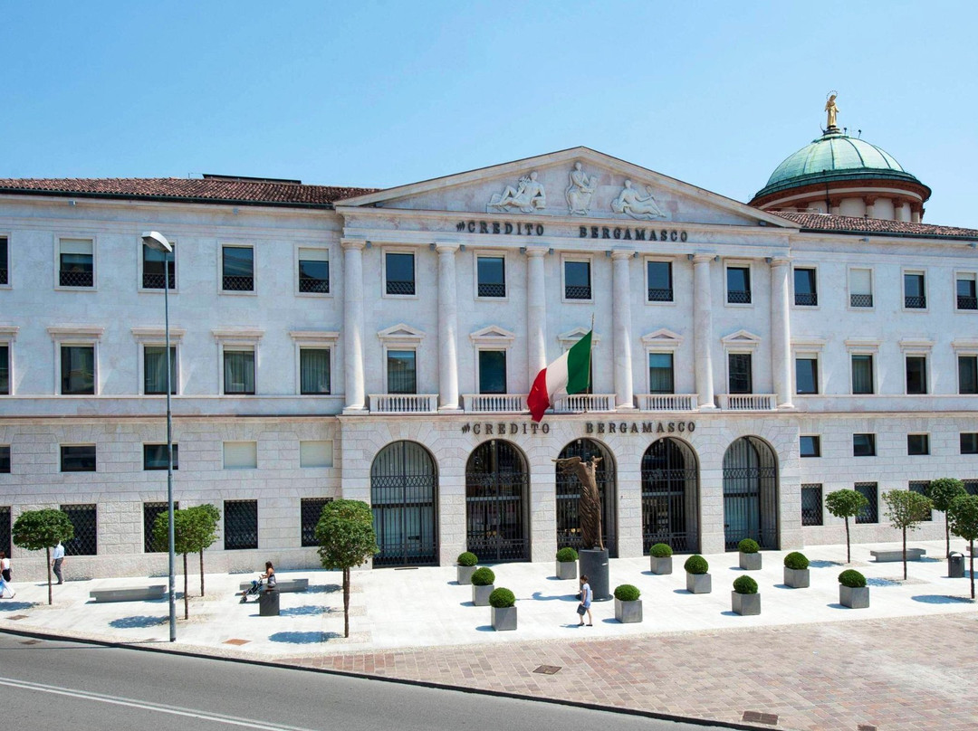 Palazzo Creberg-贝加莫必去景点