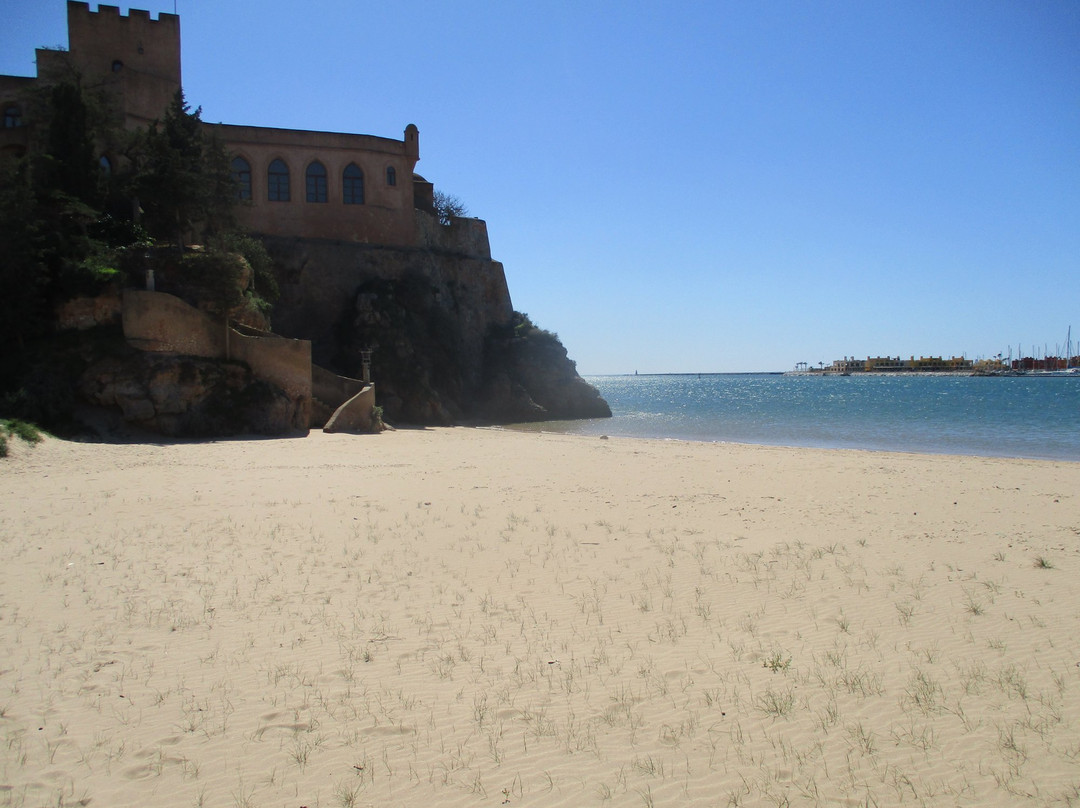 Praia da Angrinha景点图片
