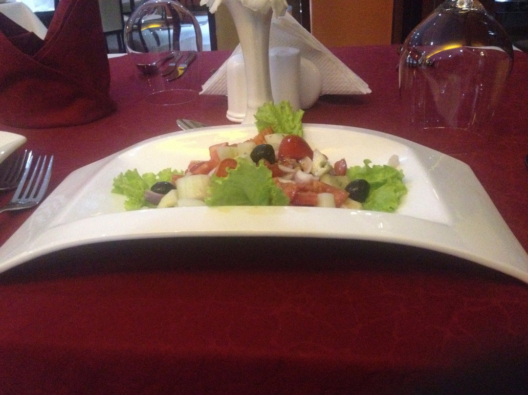 Golden Courts Hotel主图