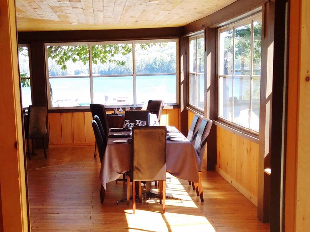 Oakview Lodge & Marina