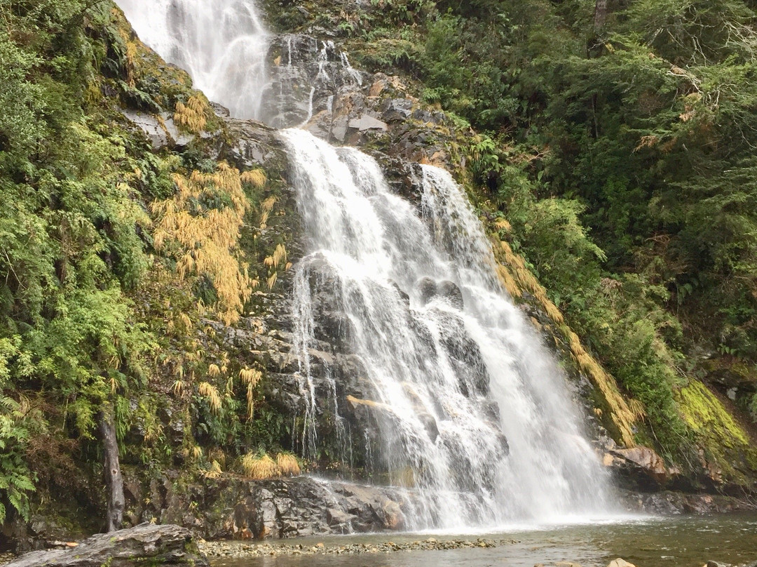 Cascada del Leon-Puerto Aisen必去景点