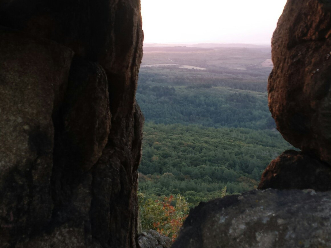 Megalitgh Rock Sanctuary-卡赞勒克必去景点