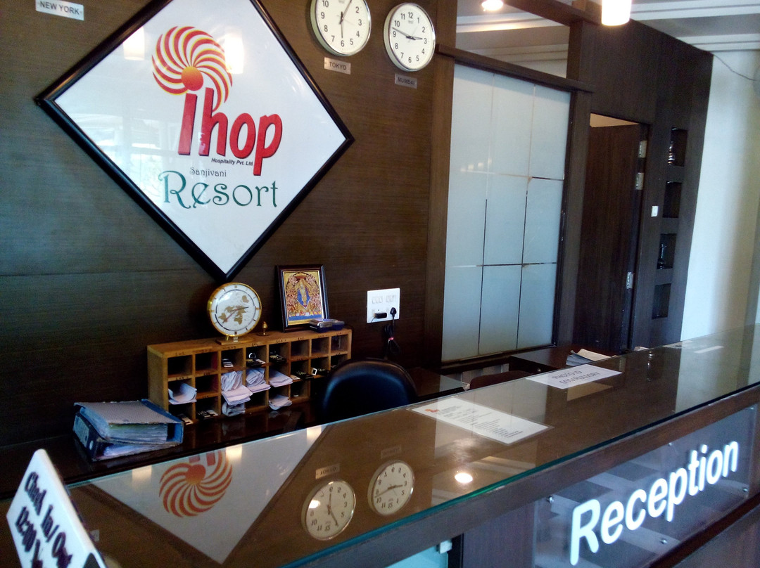 Ihop Sanjivani's Resort主图