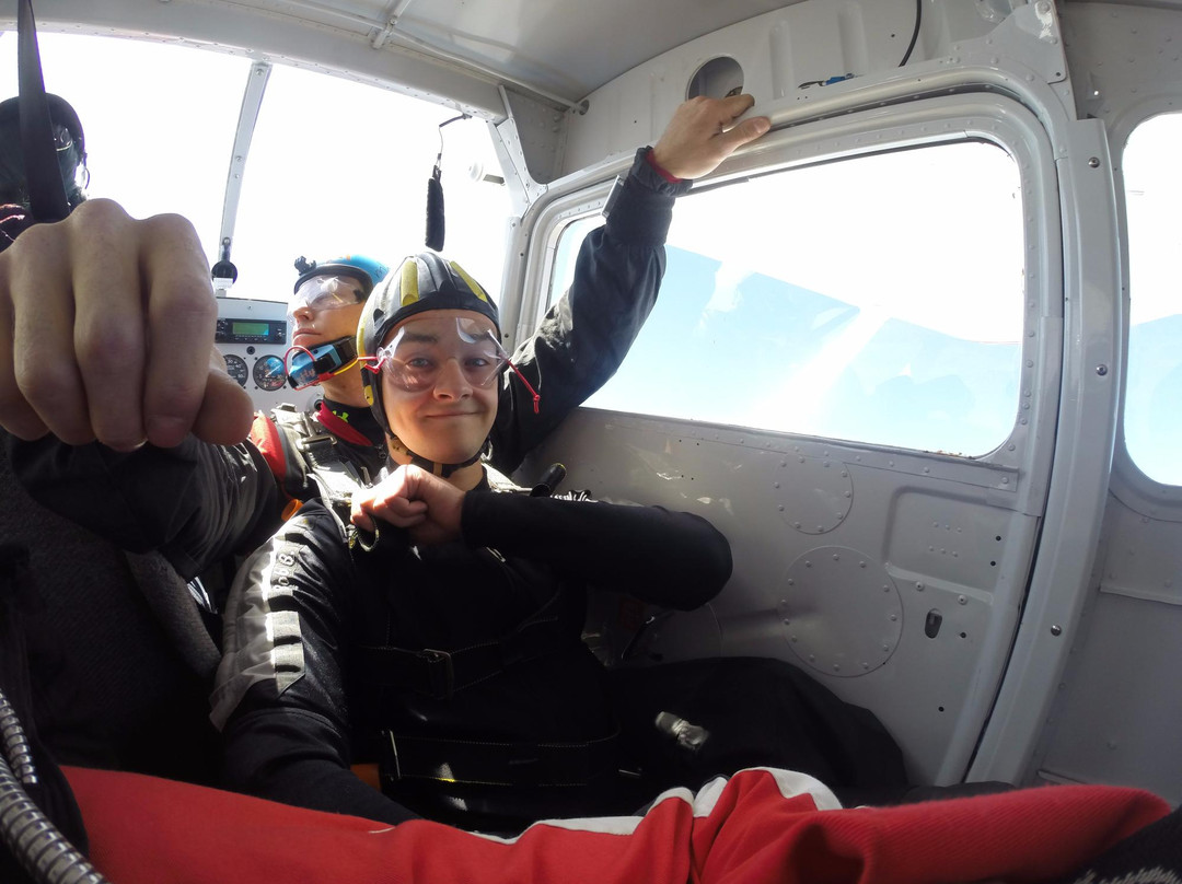 Skydive Extreme Calgary-Beiseker必去景点