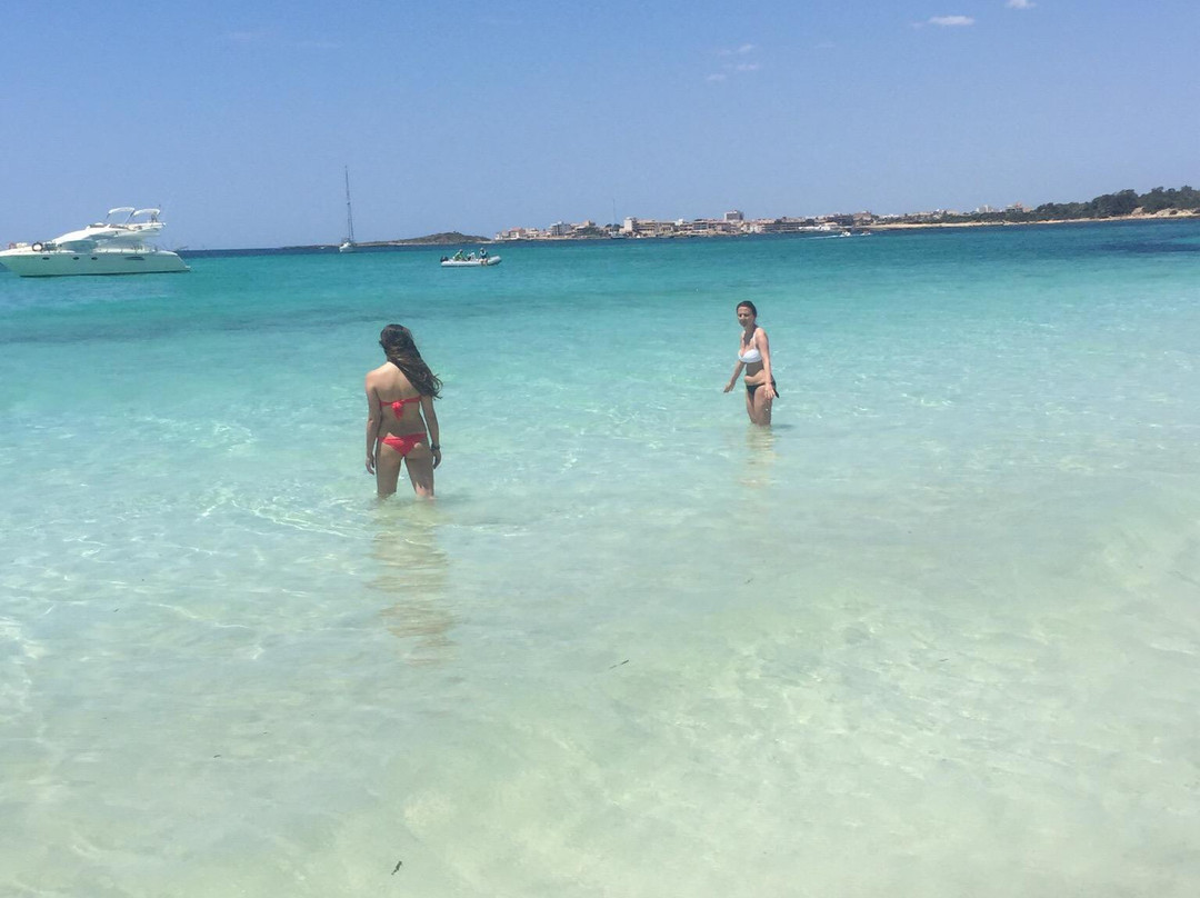 Platja D'es Carbo-Colonia de Sant Jordi必去景点