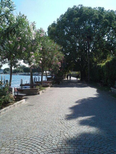 Passeggiata Kurpromenade-加尔多内里维耶拉必去景点