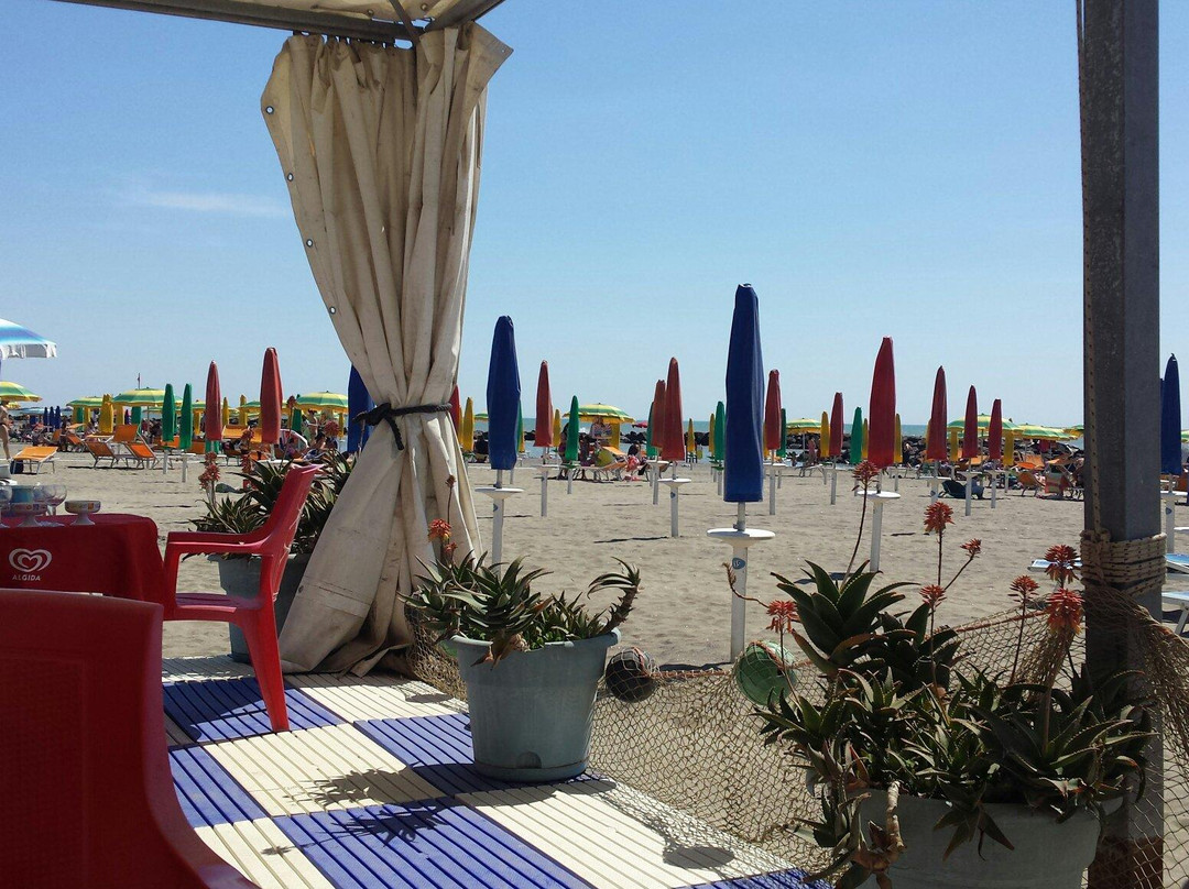 Stabilimento Balneare Tirreno-菲乌米奇诺必去景点