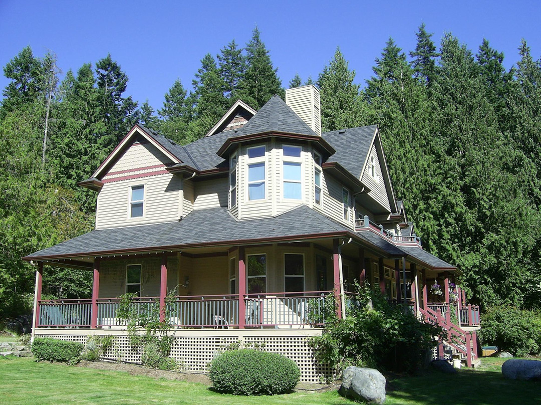 Roberts Creek酒店住宿-The Artist and The Quiltmaker - Victorian B & B