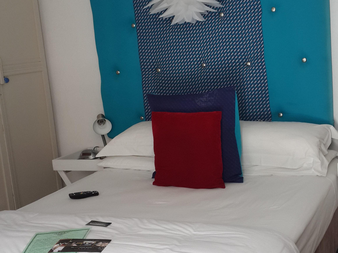 Emantlaneni Guest House主图