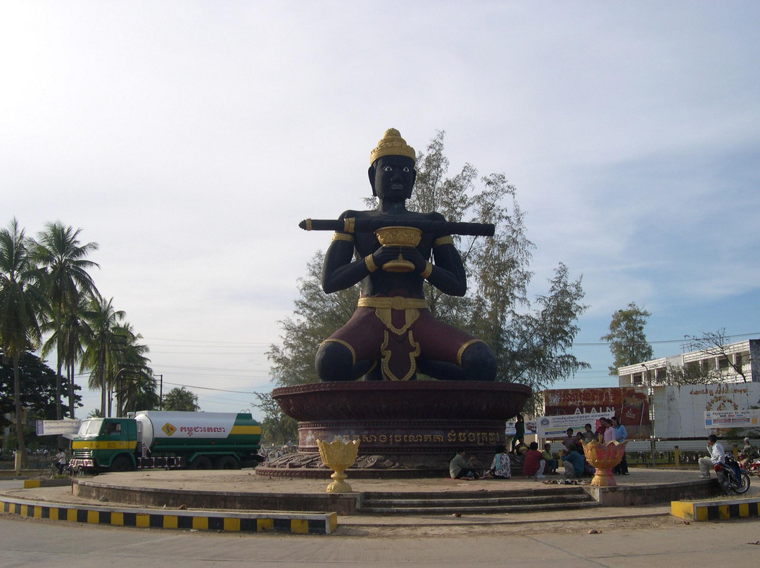 Ta Dumbong Kro Aung Statue-马德望必去景点