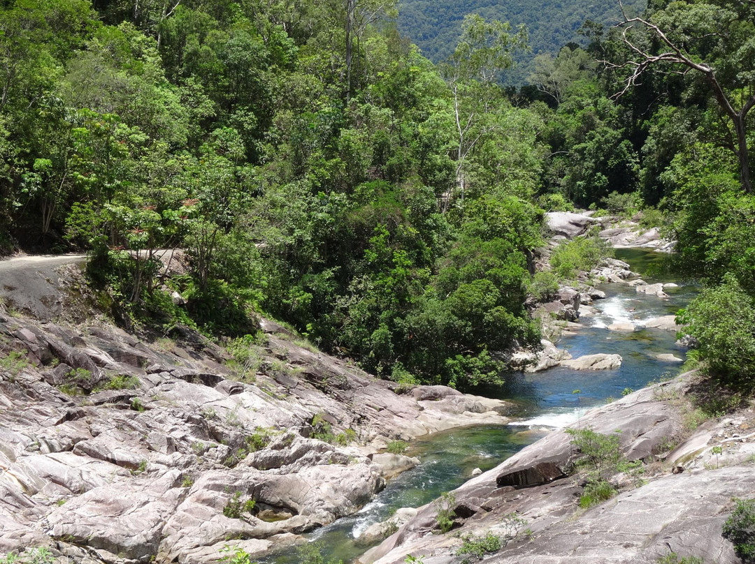 Behana Gorge Waterfall-凯恩斯必去景点