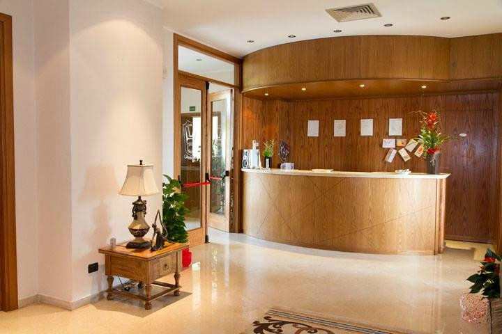 Hotel Vittoria Di Patricia Ann Sanders主图