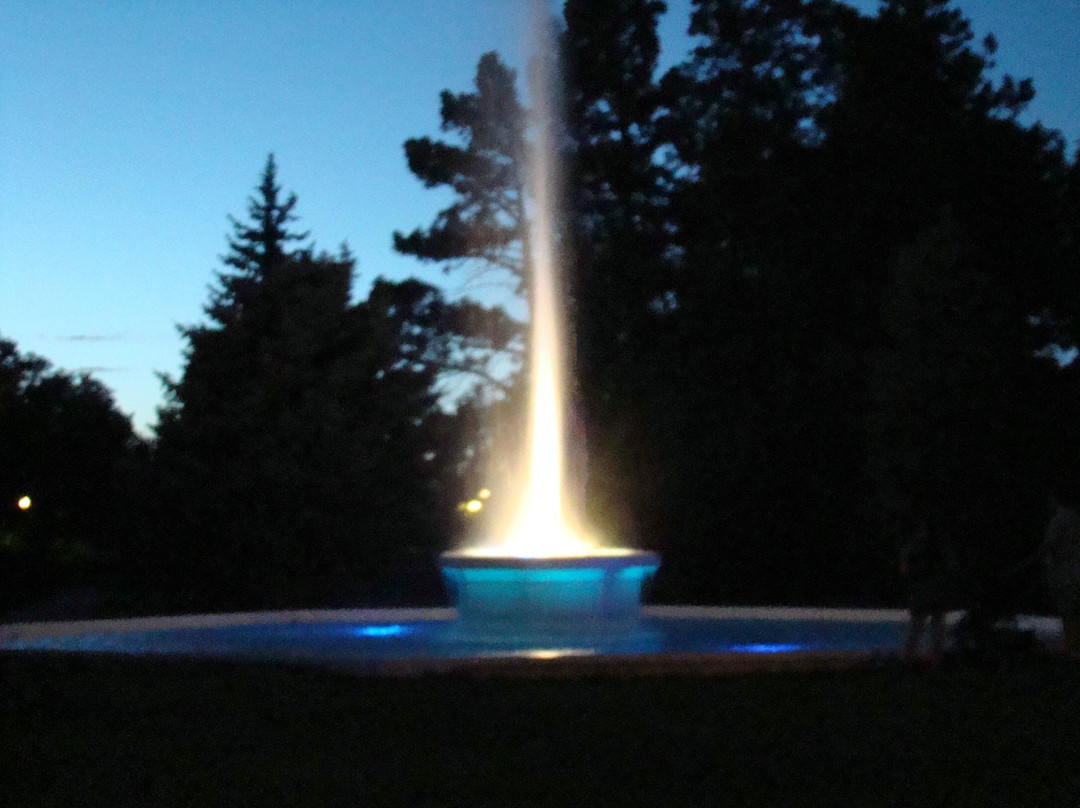 City of Alliance Central Park Fountain景点图片