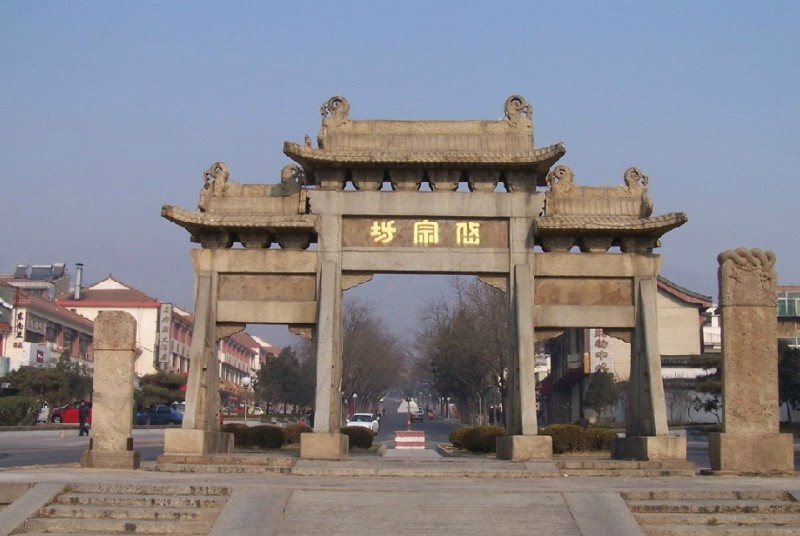 岱宗坊-泰安市必去景点