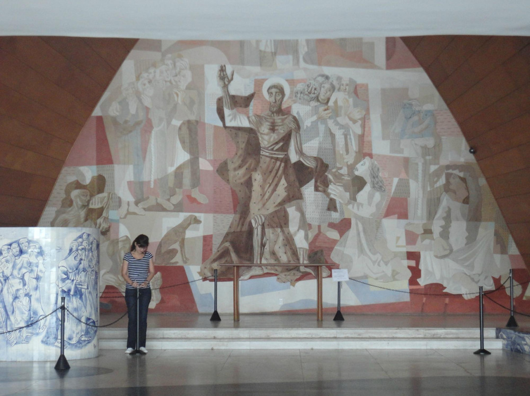 Santuário Arquidiocesano São Francisco de Assis-贝洛哈里桑塔必去景点