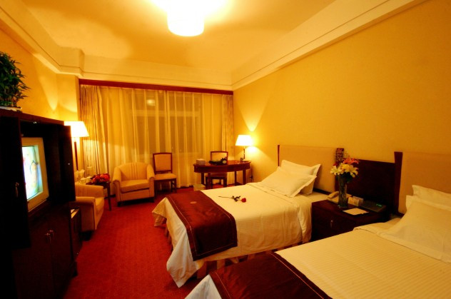 华辰国际大酒店主图