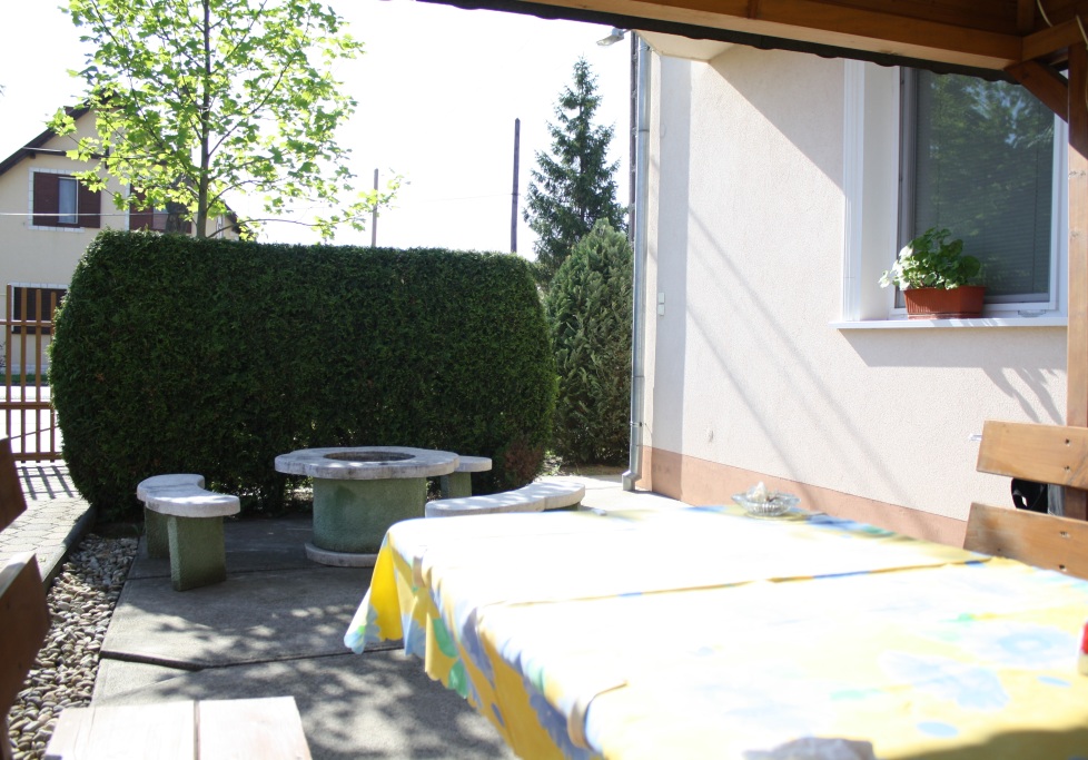 Katalin Apartmanhaz-客卧