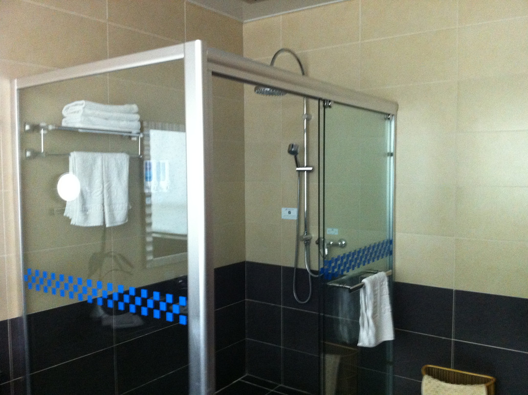 鸿达龙门大酒店主图