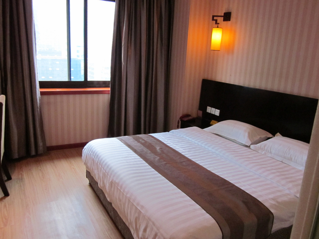 风尚天骄酒店(成都宽窄巷子骡马市地铁站店)主图