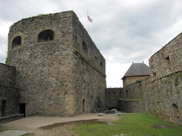 Bouillon Castle景点图片