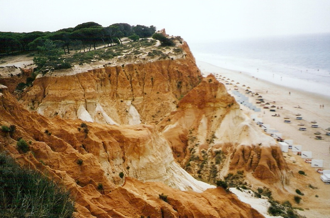 Praia da Falésia景点图片