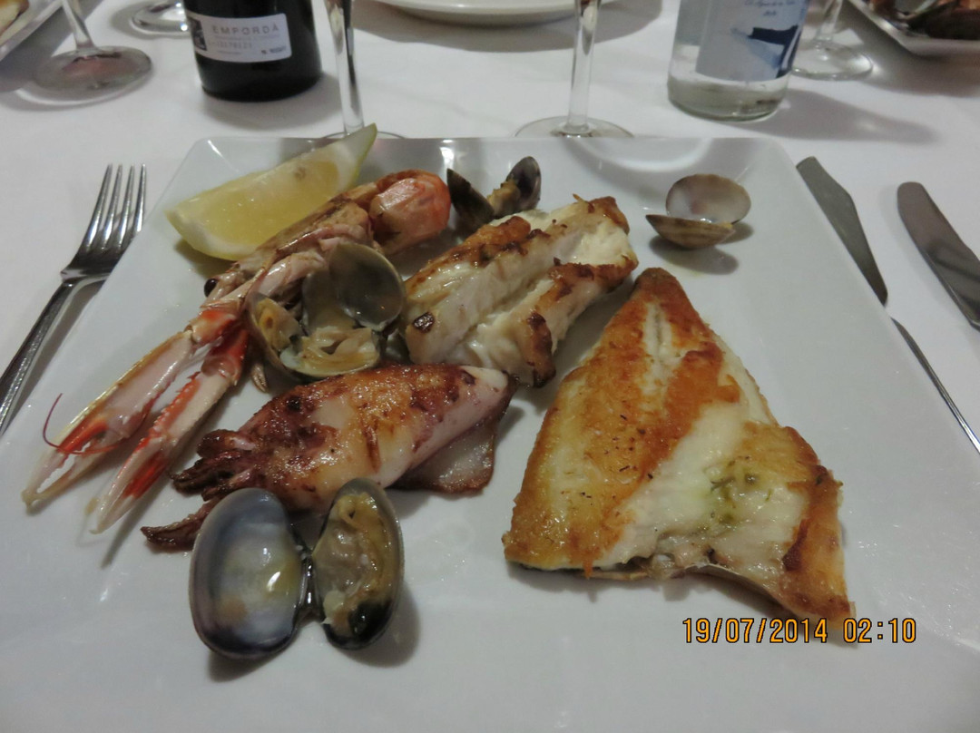 Llofriu餐馆和美食-La Casona