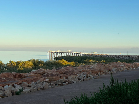 Salty Plum Social-布鲁姆必去景点