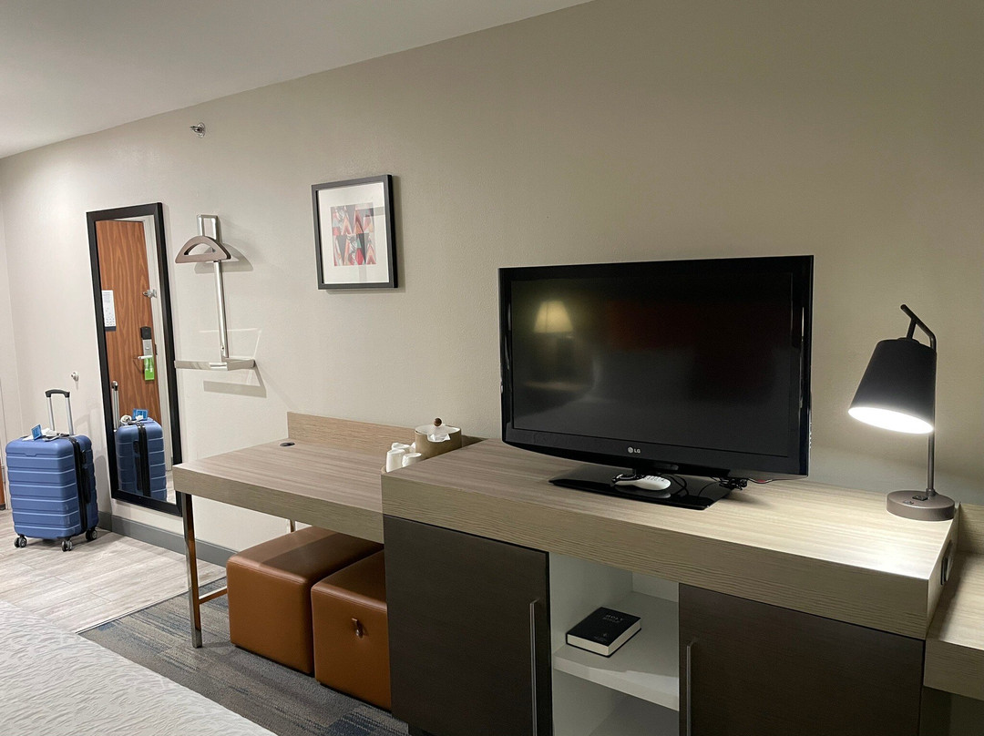 布朗伍德希尔顿恒庭酒店主图