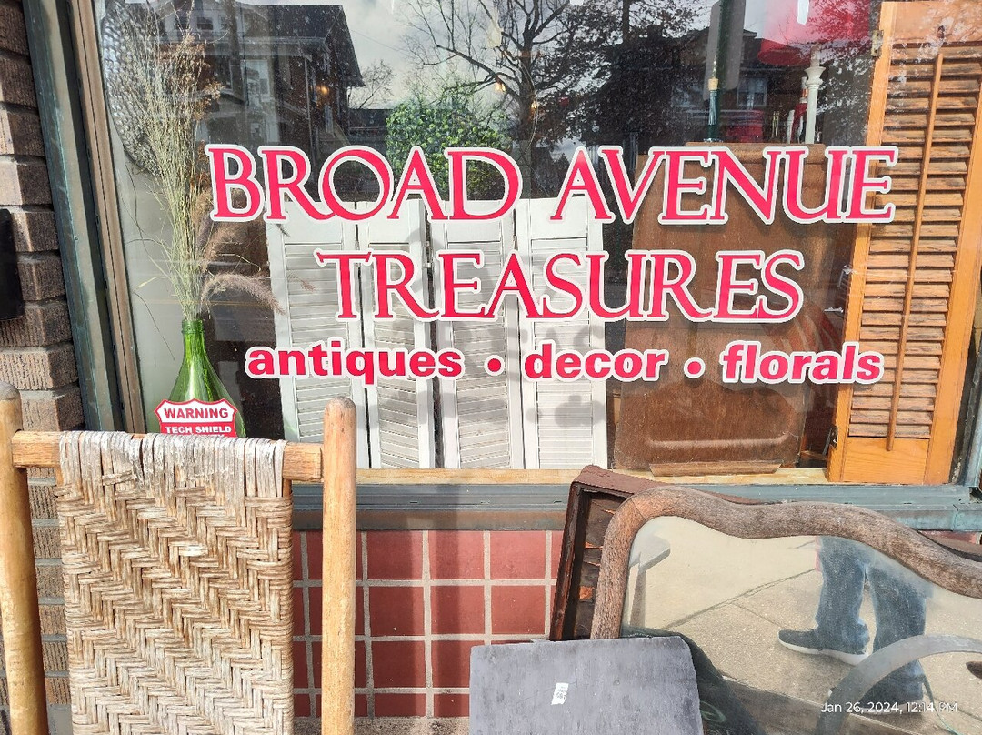 Broad Avenue Treasures景点图片