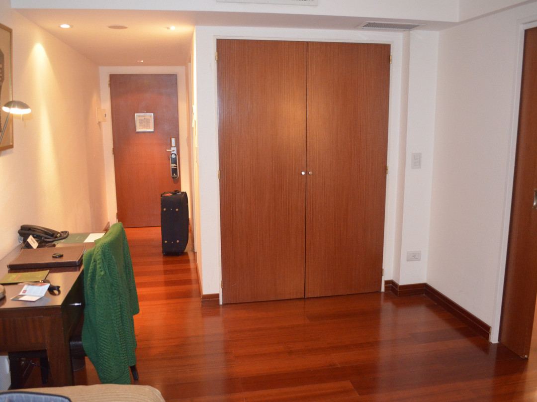 罗斯大厦酒店主图