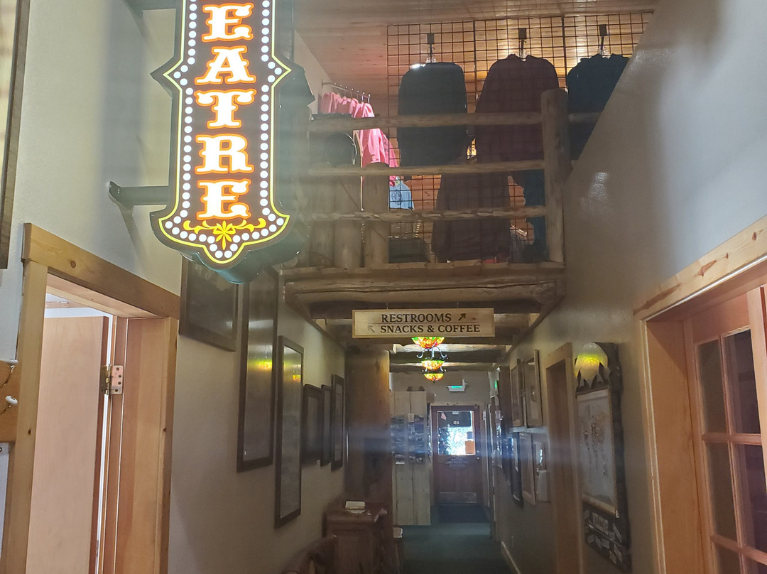 Old Corral Hotel And Steakhouse主图