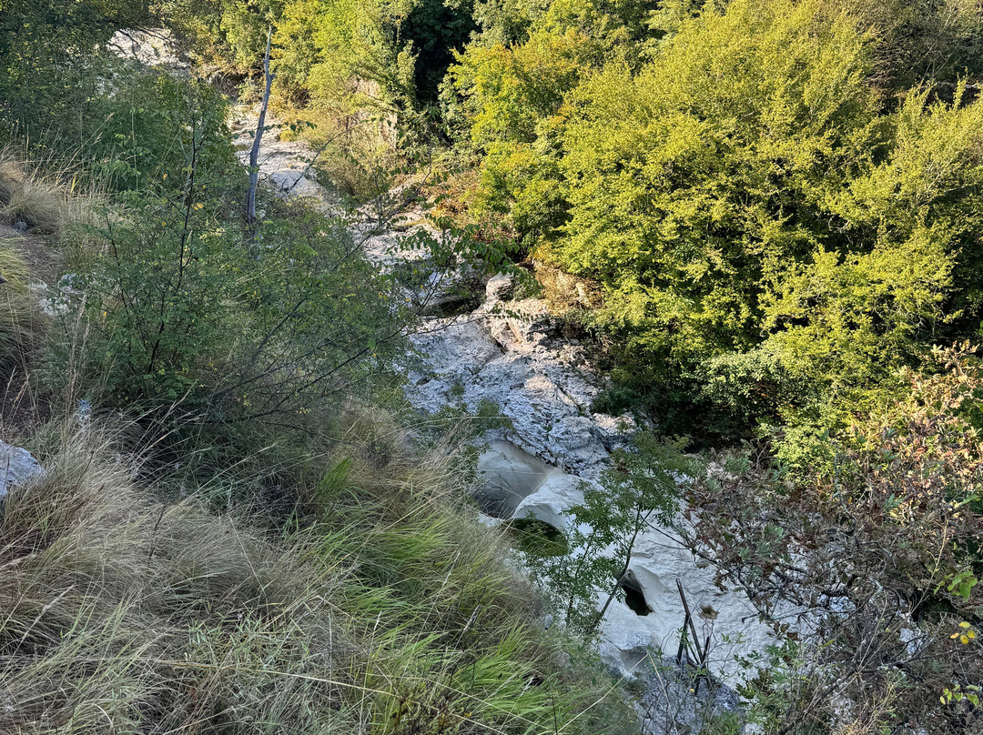 Kotli Waterfall-Kotli必去景点