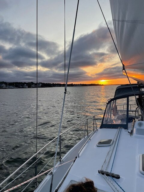 Seaside Sailing景点图片