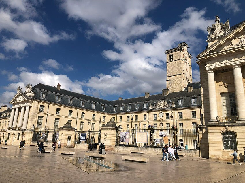 Place de la Liberation景点图片