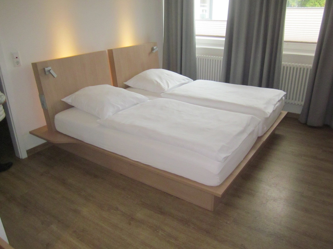 Tholes Am Allerpark Verden主图