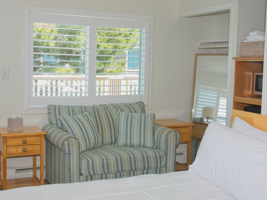 Vineyard Harbor Motel - Private Beach主图