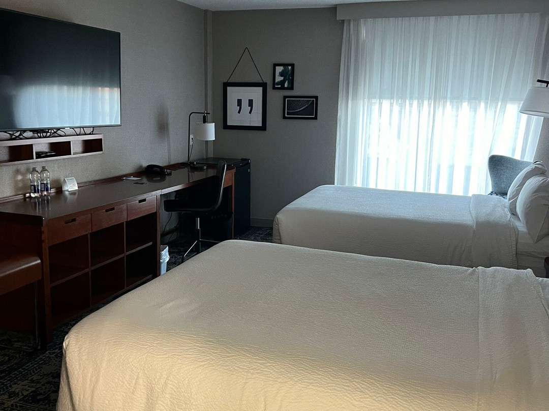 Four Points by Sheraton Hotel & Conference Centre Gatineau-Ottawa主图