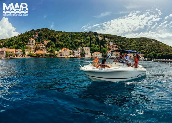 Montenegro Wild Boat景点图片