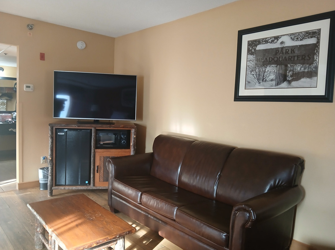 Old Creek Lodge主图