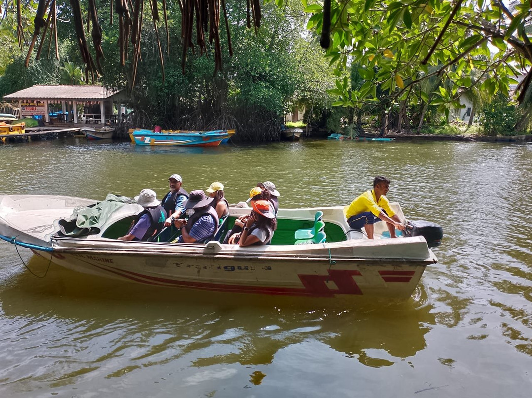 Raj Lanka Tours Nouraj景点图片