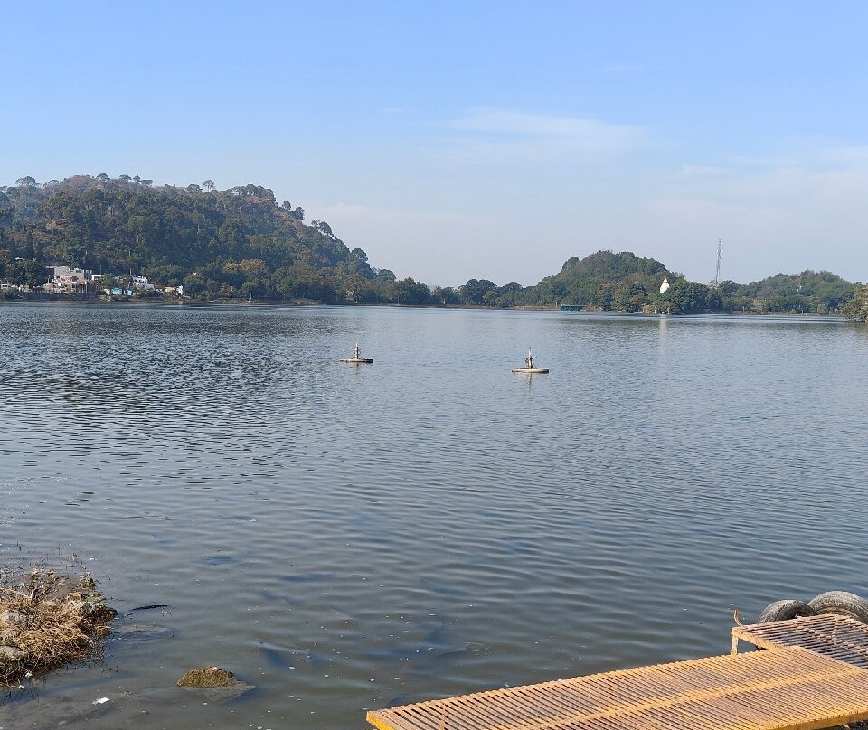 Surinsar Lake景点图片