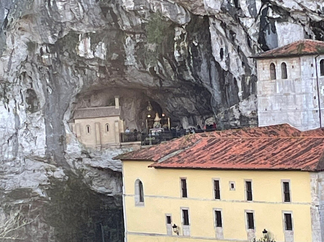 Santa Cueva de Covadonga景点图片