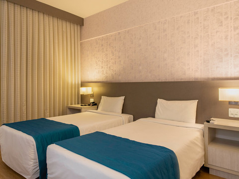 桑托里商务酒店主图