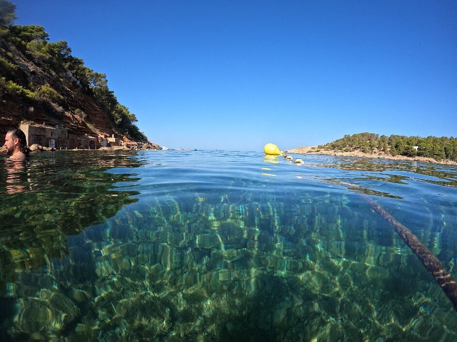 Playa Cala Salada景点图片