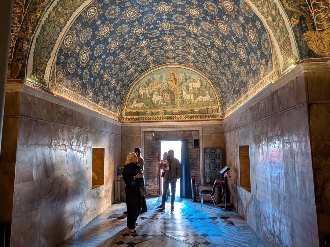 Archemilia Day Tours-博洛尼亚必去景点