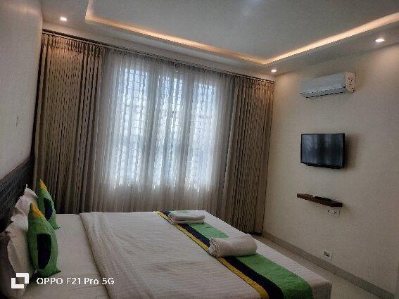 Treebo Sans Sarav Kushalnagar主图